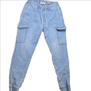 ♡Almost Famous jeans sz. Medium